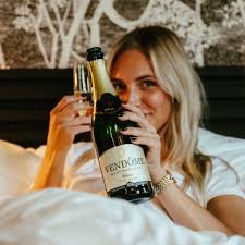 Vendome Mademoiselle White Alcohol - Free Organic Sparkling 750ml | Vendome | Craftzero